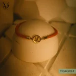 دستبند نخی با پلاک طلا کد006